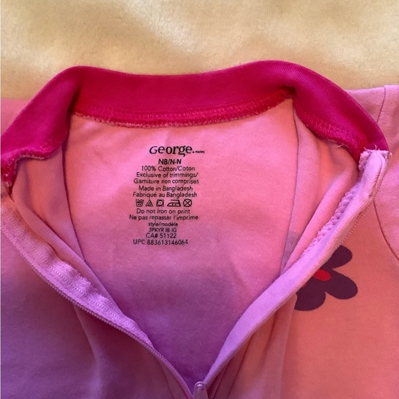 Pink Footed Sleeper with flower Newborn NB - Picture 2 of 3